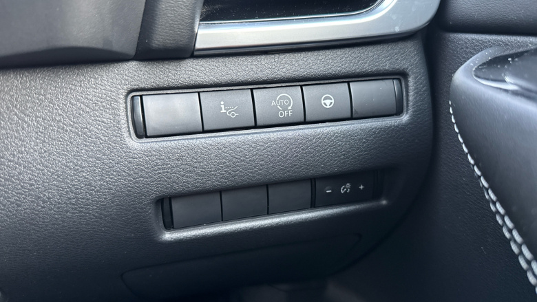 Nissan Qashqai 1.3 DiG-T MH Premiere Edition 5dr Petrol Hatchback